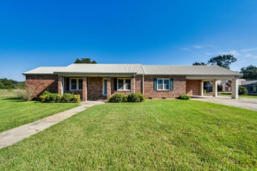 8 Mi to Lafayette Dog-Friendly Home with Large Yard